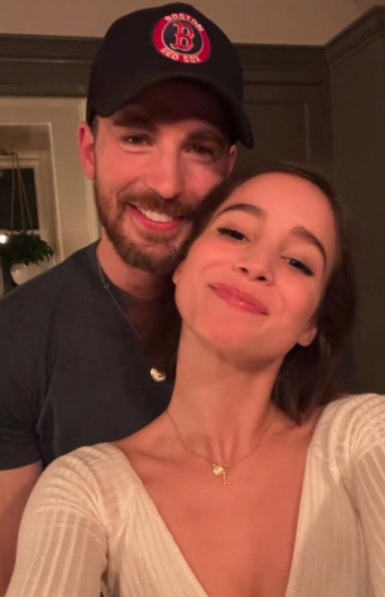 Chris Evans y Alba Baptista - @Indie5051 Twitter