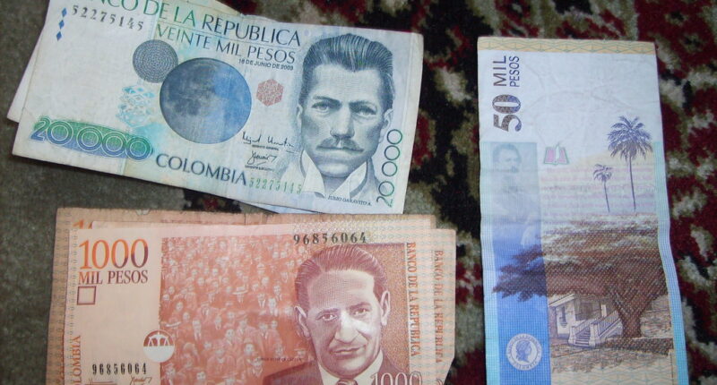 Pesos colombianos
