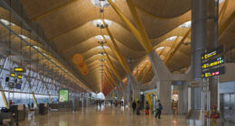 Terminal 4 del aeropuerto de Madrid-Barajas, España, 2013-01-09, DD 05