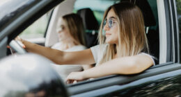 Dos-mujeres-conduciendo