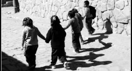 Niños de Tilcara saliendo del cole