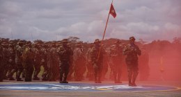 Soldados del Ejército colombiano formados durante una ceremonia militar (foto de archivo)