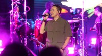 El cantante colombiano Fonseca durante un concierto en el Festival Internacional de las Artes de Costa Rica 2026