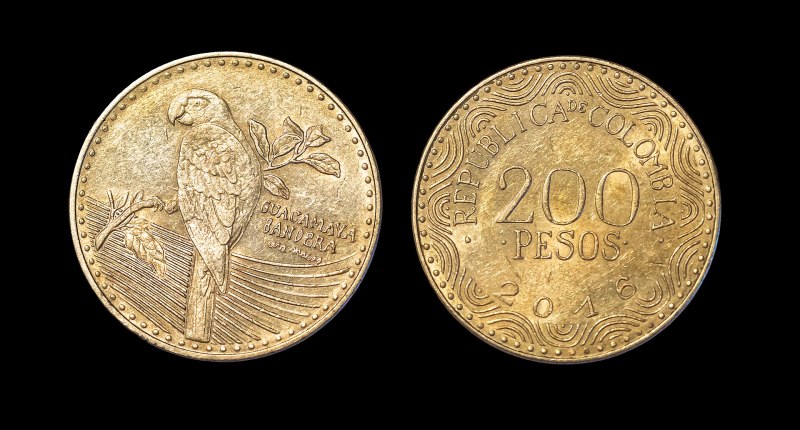 Moneda colombiana de 200 pesos, anverso y reverso