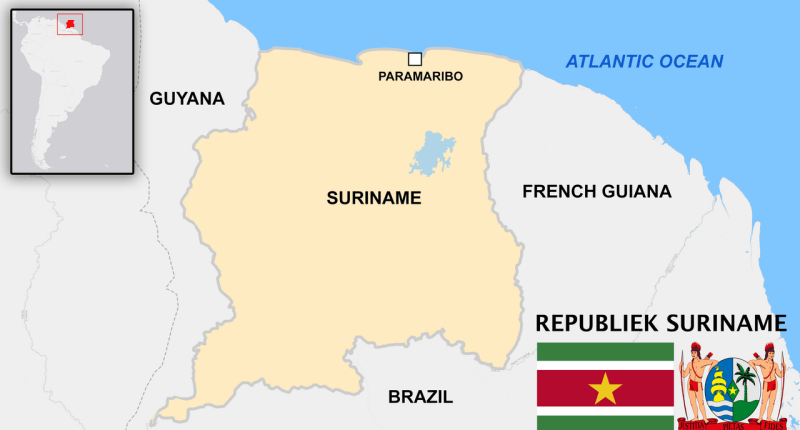 Mapa de Surinam con sus fronteras, Paramaribo marcada y el océano Atlántico al norte
